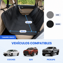 Funda protectora e impermeable instalada en el asiento trasero